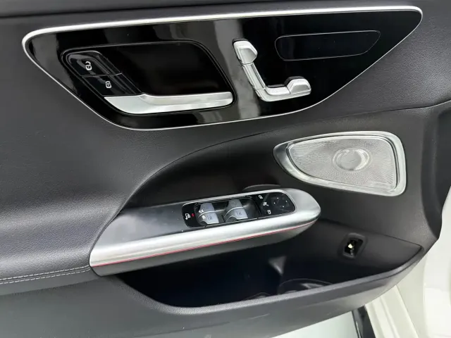 Mercedes-Benz C-Class — Фото автомобиля 8