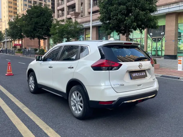 Nissan X-Trail — Фото автомобиля 4