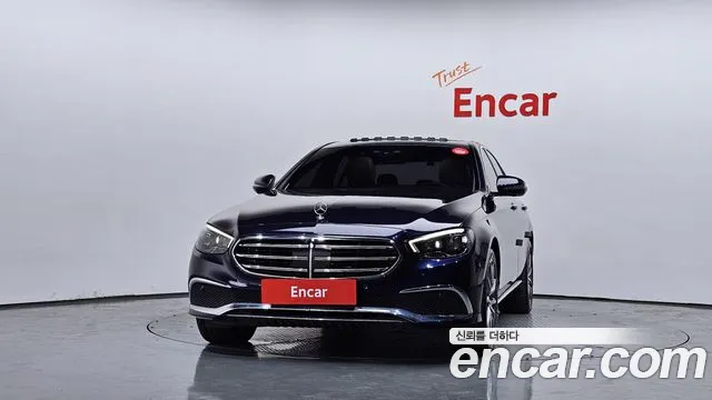 Mercedes-Benz E-Class — Фото автомобиля 3