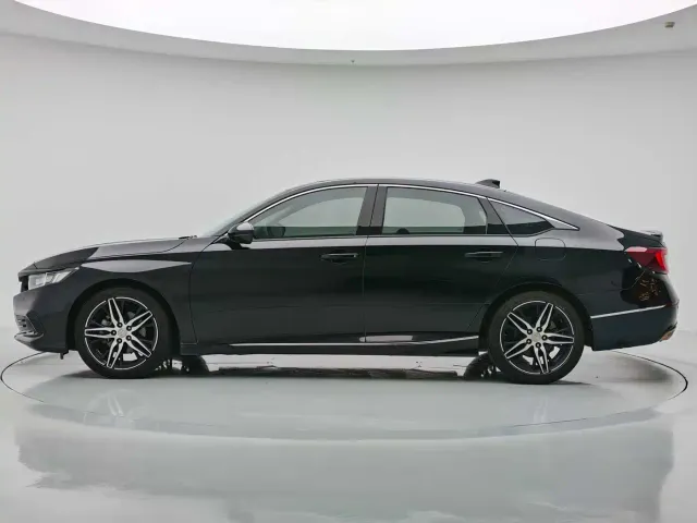 Honda Accord — Фото автомобиля 11