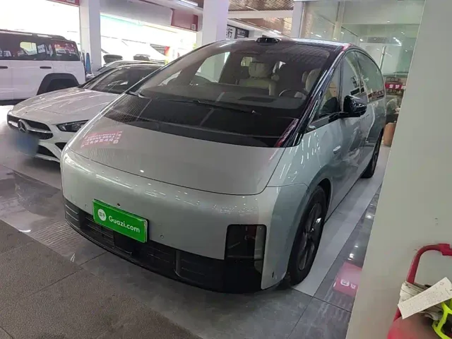 Фотография автомобиля — Li Auto MEGA