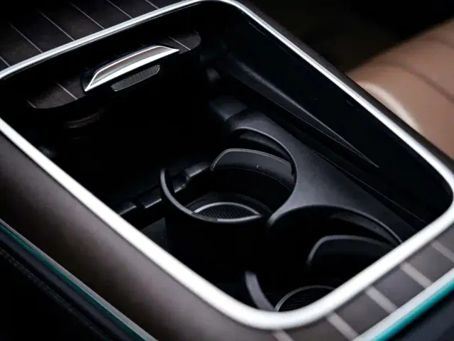 Mercedes-Benz E-Class — Фото автомобиля 21