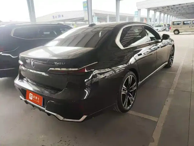 BMW 7 Series — Фото автомобиля 4