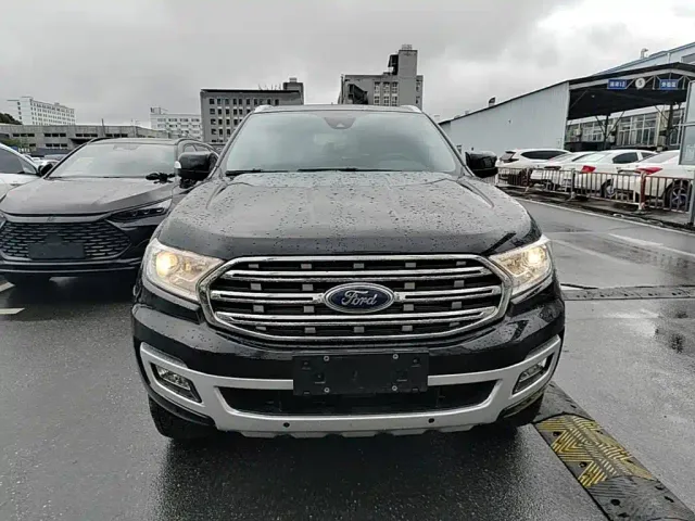 Ford Everest — Фото автомобиля 2