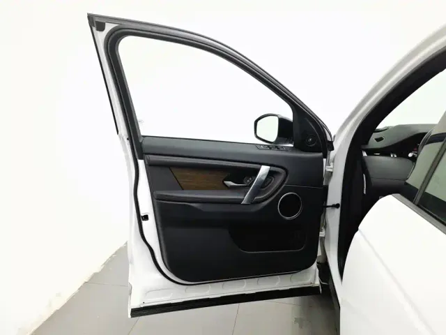 Land Rover Discovery Sport — Фото автомобиля 8