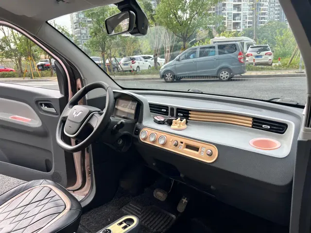 Wuling Hongguang Mini EV — Фото автомобиля 9