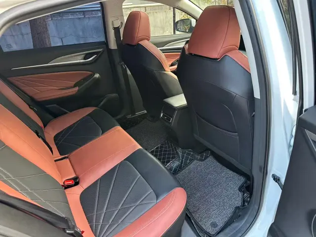 Changan Eado — Фото автомобиля 8