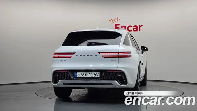 Genesis GV70 2.5T Бензин AWD — Фото автомобиля 4