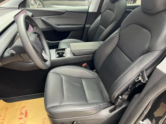 Tesla Model Y — Фото автомобиля 5