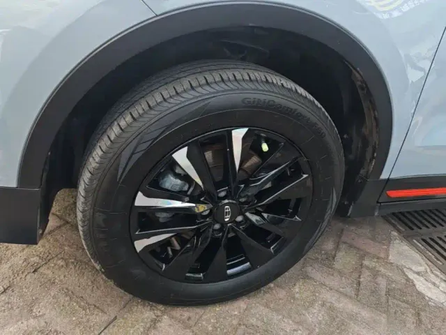 Geely Boyue — Фото автомобиля 22