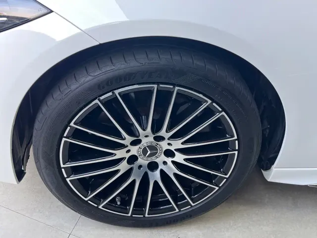 Mercedes-Benz C-Class — Фото автомобиля 13