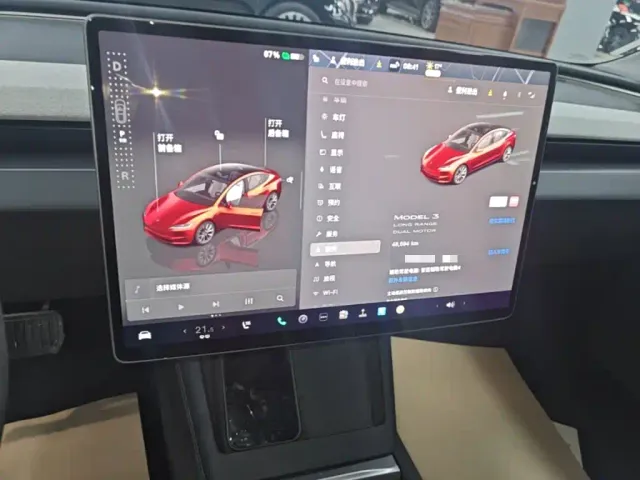 Tesla Model 3 — Фото автомобиля 12