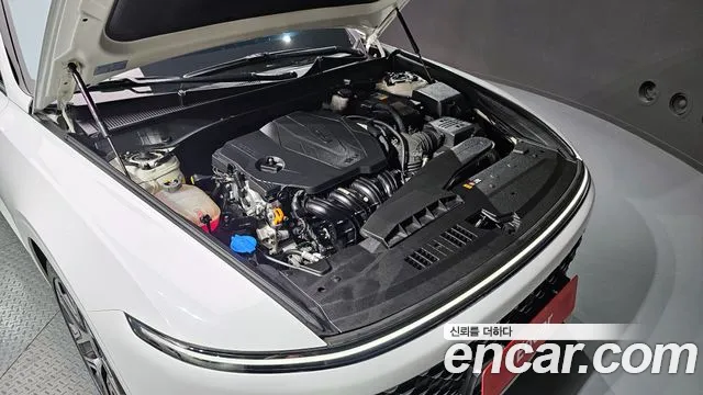 Hyundai Grandeur Grandeur (GN7) 2.5 Бензин 2WD — Фото автомобиля 6