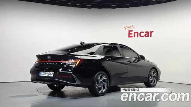 Hyundai Avante — Фото автомобиля 2
