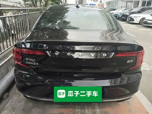 Volvo S90 — Фото автомобиля 5