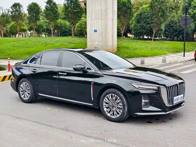 Hongqi H5 — Фото автомобиля 3