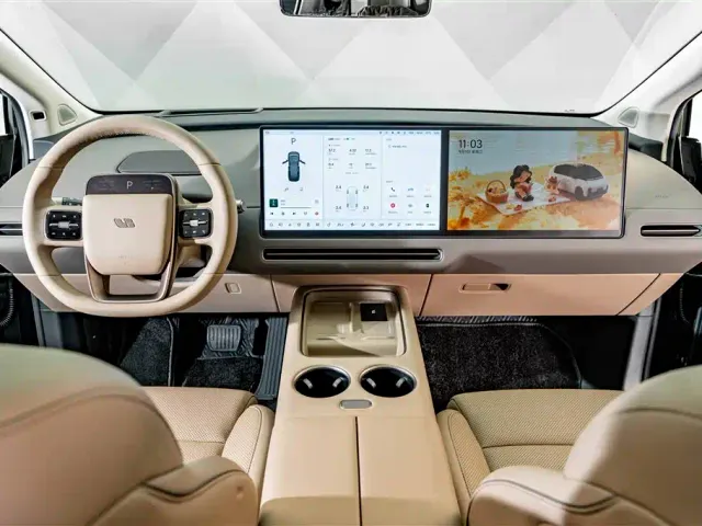 Li Auto i8 — Фото автомобиля 14