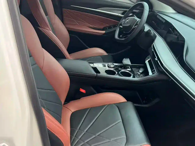 Changan Eado — Фото автомобиля 6