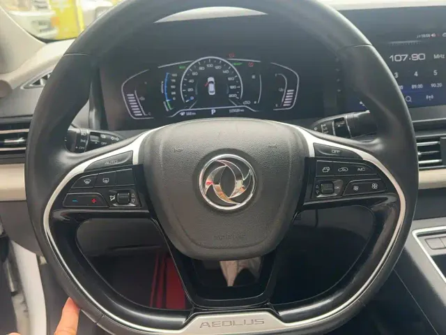 Dongfeng Fengshen E70 — Фото автомобиля 6
