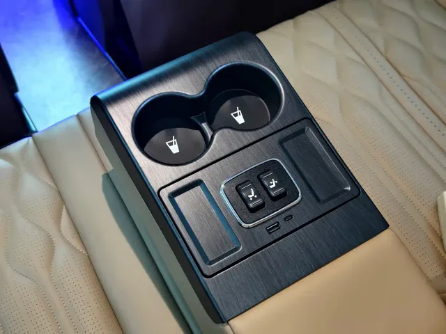 Toyota Granvia — Фото автомобиля 23