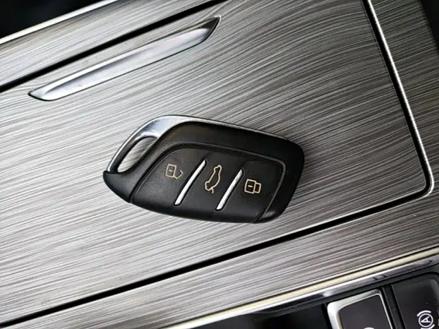 Roewe RX5 — Фото автомобиля 8