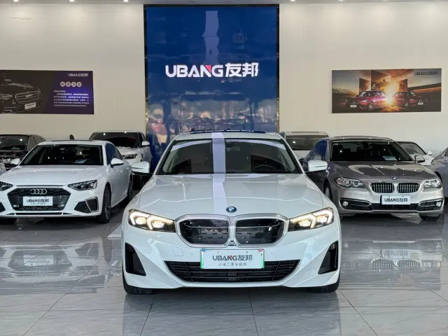 Фотография автомобиля — BMW i3
