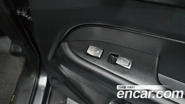 KG_Mobility_Ssangyong Rexton Новый Rexton Sport Khan Дизель 2.2 4WD — Фото автомобиля 19