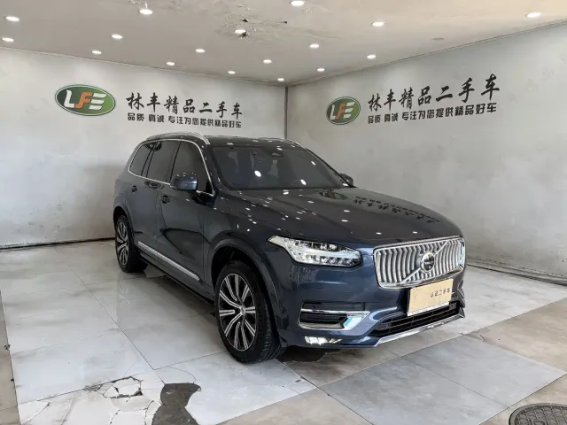 Volvo XC90 — Фото автомобиля 3