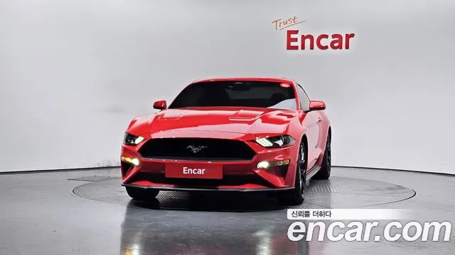 Ford Mustang — Фото автомобиля 3