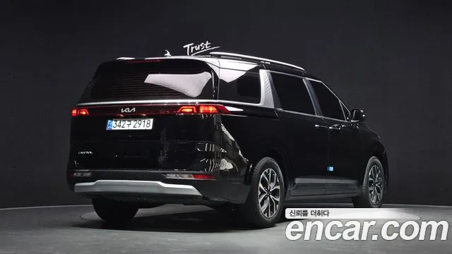 Kia Carnival Generation 4 — Фото автомобиля 2