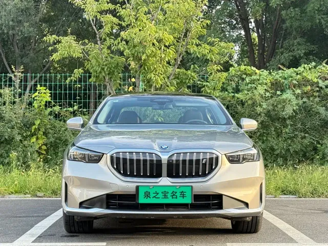 BMW i5 — Фото автомобиля 8