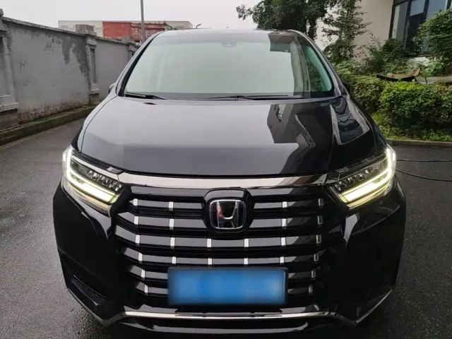 Honda Elysion — Фото автомобиля 2