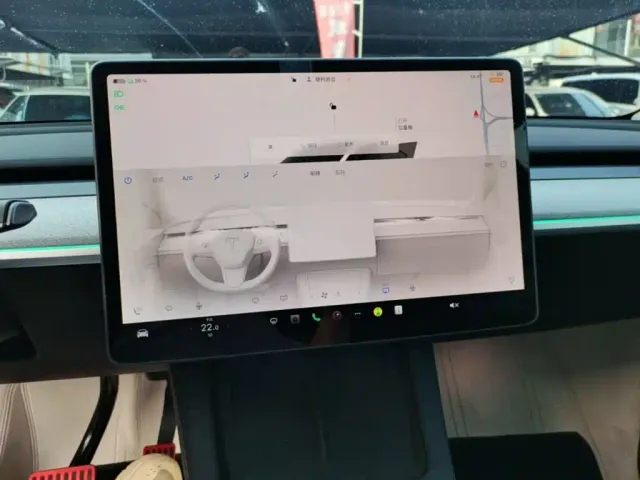 Tesla Model Y — Фото автомобиля 12