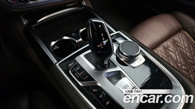 BMW 7-Series — Фото автомобиля 7
