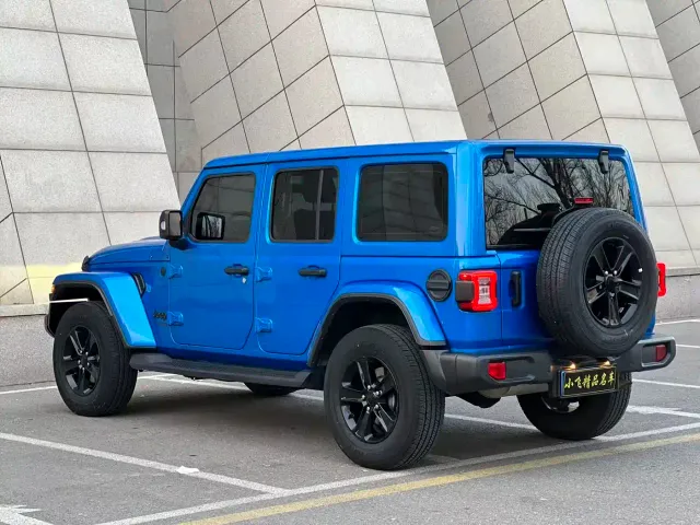 Jeep Wrangler — Фото автомобиля 5
