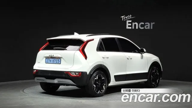 Kia Niro — Фото автомобиля 2