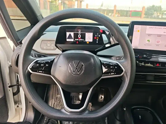 Volkswagen ID.3 — Фото автомобиля 10