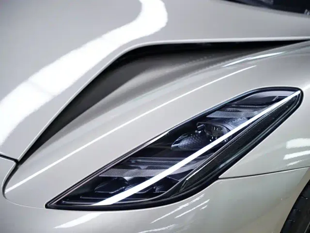 Lotus Emira — Фото автомобиля 19