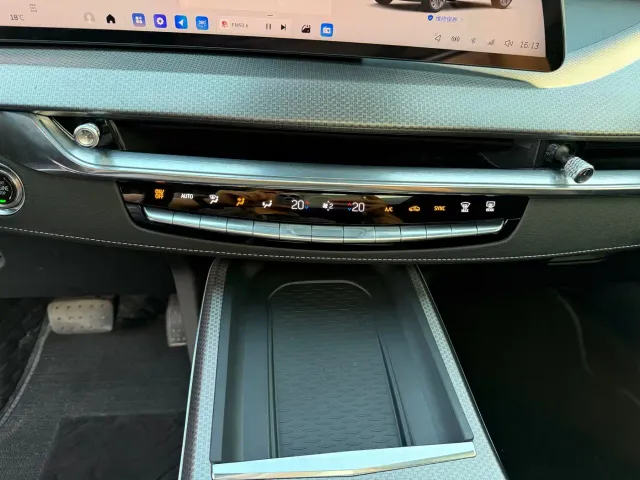 Cadillac XT5 — Фото автомобиля 8