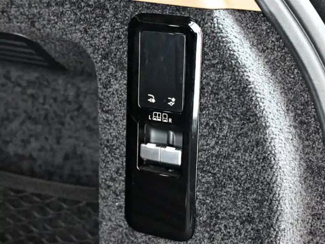 Land Rover Range Rover — Фото автомобиля 30