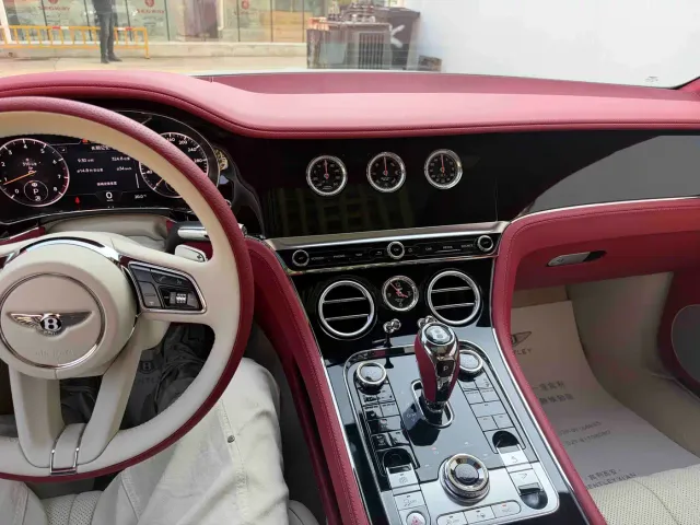 Bentley Continental — Фото автомобиля 5