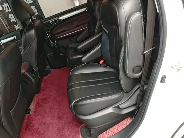 GAC Trumpchi M6 — Фото автомобиля 16
