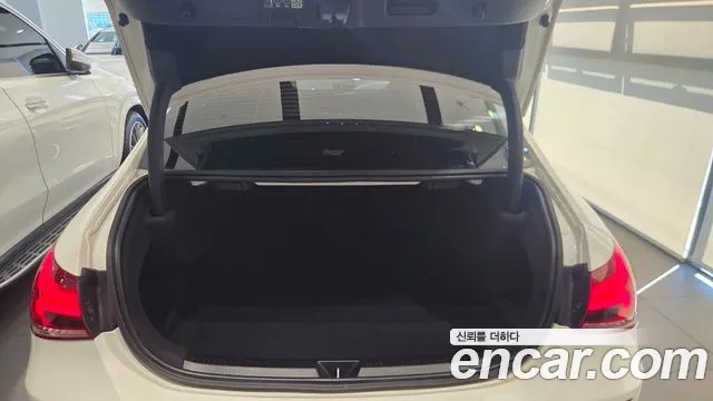 Mercedes-Benz A-Class W177 — Фото автомобиля 5