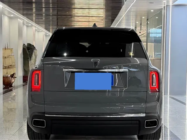 Rolls-Royce Cullinan — Фото автомобиля 5