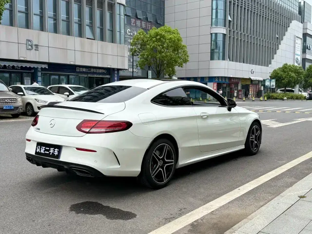 Mercedes-Benz C-Class — Фото автомобиля 3