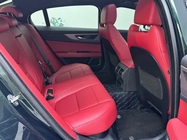 Jaguar XEL — Фото автомобиля 11