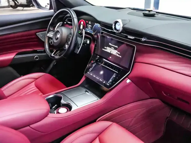 Maserati Grecale — Фото автомобиля 7