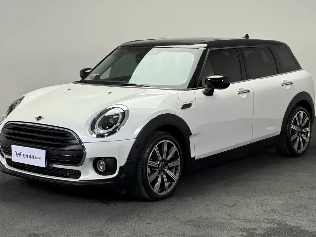 Фотография автомобиля — MINI Clubman