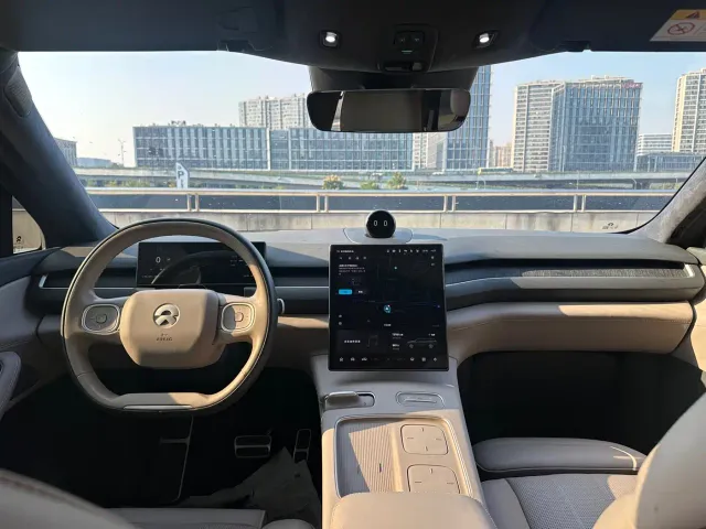 Nio ES8 — Фото автомобиля 10