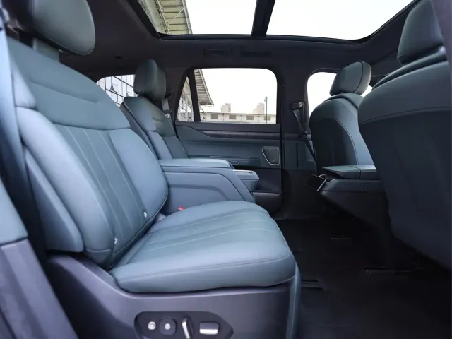 Nio ES8 — Фото автомобиля 19
